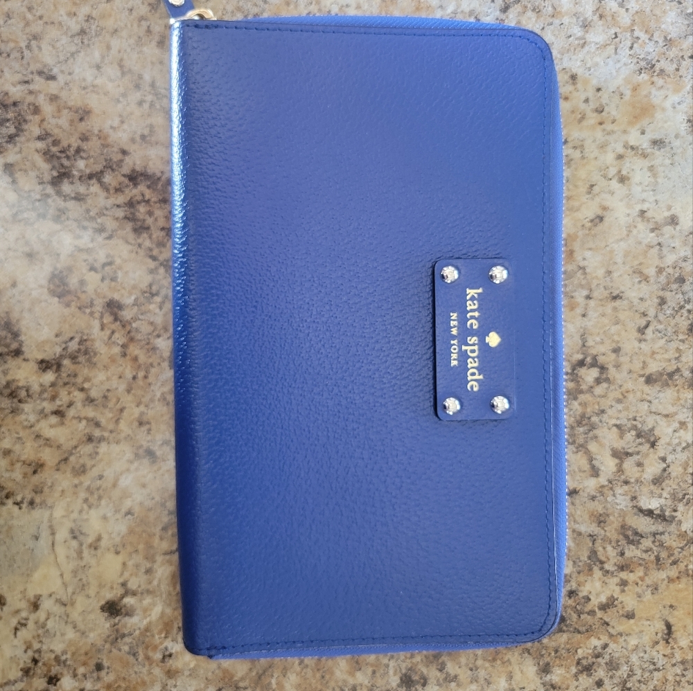 Kate Spade Wellesley Zip Travel Wallet